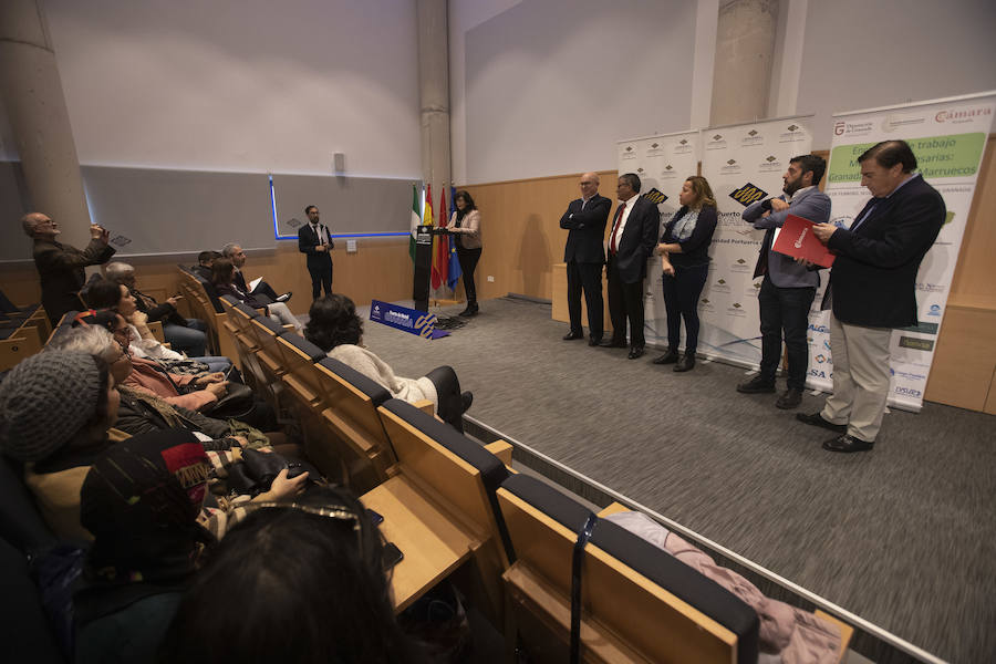 El Ayuntamiento oferta Playa Granada y el millón de metros del puerto pero también las oportunidades para pequeños inversores en un foro con empresarias del norte de África