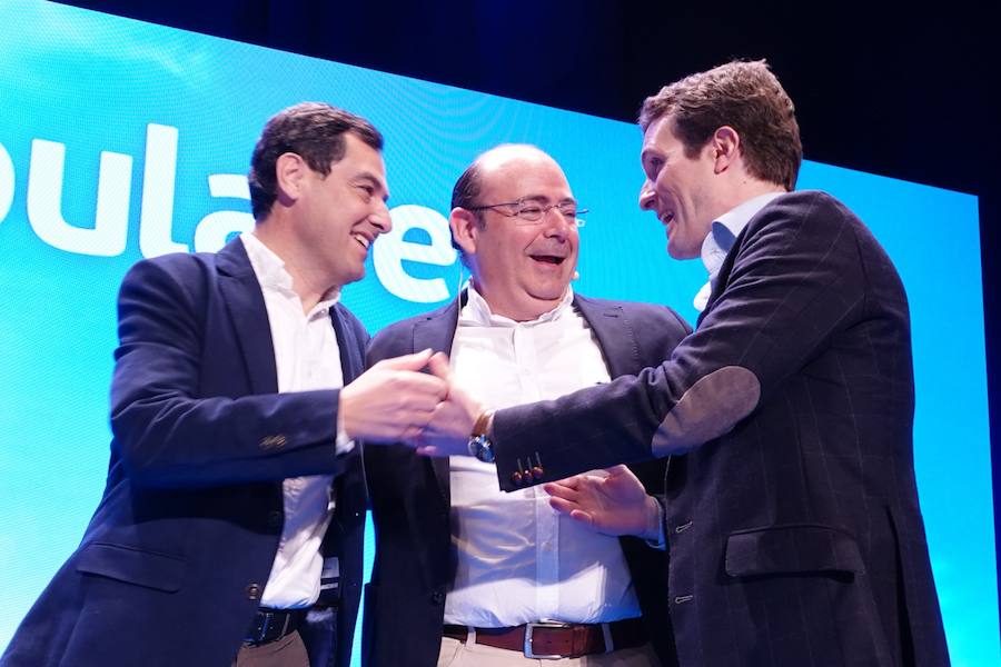 Miles de personas se han reunido este sábado en un mitin en el Palacio de Congresos con el líder nacional del partido, Pablo Casado