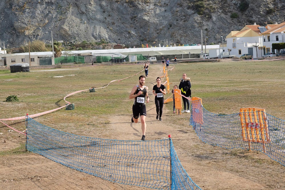 Desde la ELA de Carchuna-Calahonda apoyan las iniciativas que fomentan los hábitos de vida saludables y, como es en este caso, permiten realizar actividades deportivas en familia, permitiendo la participación de personas de todas la edades