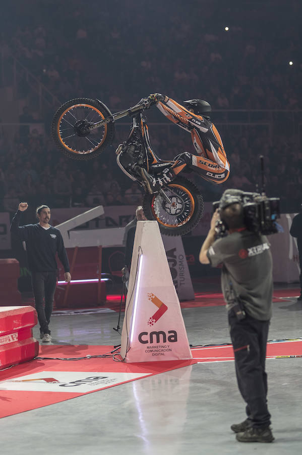 Toni Bou vuela en Granada y se pone aún más líder del X-Trail | Raga acaba tercero tras no clasificarse para la final en la segunda ronda. El joven Busto logra un importante segundo puesto