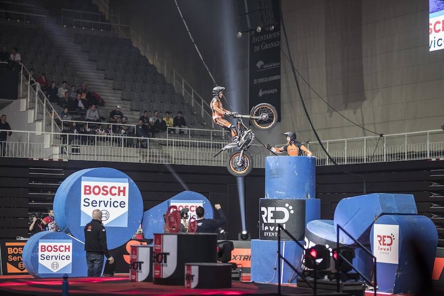 Toni Bou vuela en Granada y se pone aún más líder del X-Trail | Raga acaba tercero tras no clasificarse para la final en la segunda ronda. El joven Busto logra un importante segundo puesto