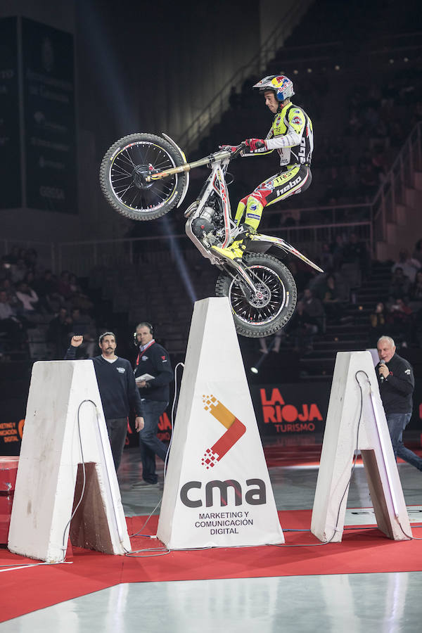 Toni Bou vuela en Granada y se pone aún más líder del X-Trail | Raga acaba tercero tras no clasificarse para la final en la segunda ronda. El joven Busto logra un importante segundo puesto