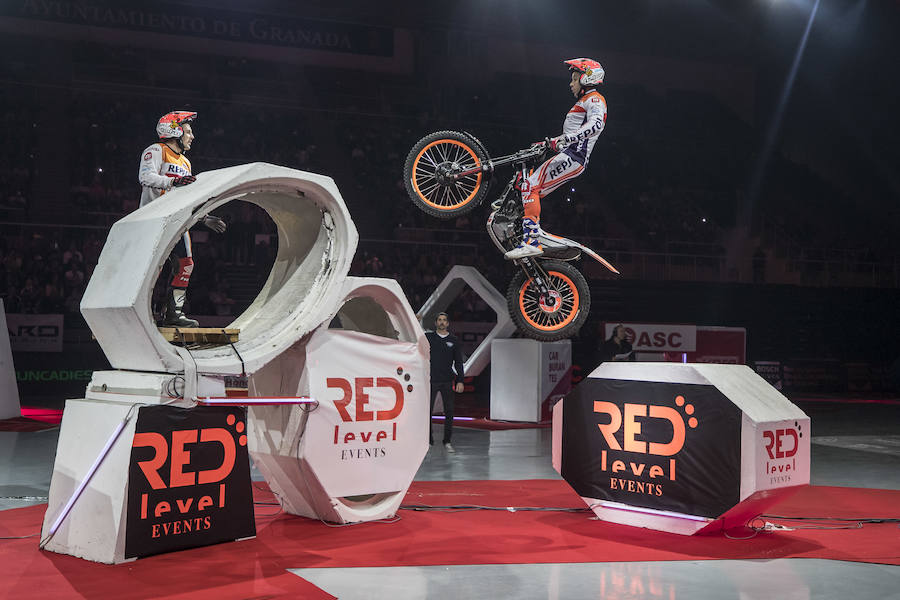 Toni Bou vuela en Granada y se pone aún más líder del X-Trail | Raga acaba tercero tras no clasificarse para la final en la segunda ronda. El joven Busto logra un importante segundo puesto