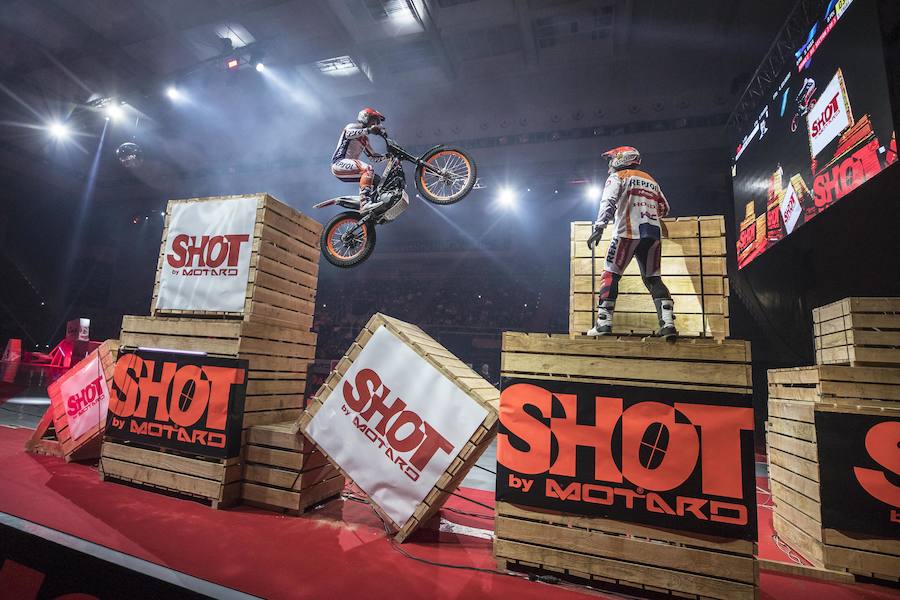 Toni Bou vuela en Granada y se pone aún más líder del X-Trail | Raga acaba tercero tras no clasificarse para la final en la segunda ronda. El joven Busto logra un importante segundo puesto