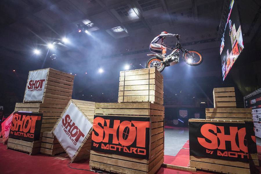 Toni Bou vuela en Granada y se pone aún más líder del X-Trail | Raga acaba tercero tras no clasificarse para la final en la segunda ronda. El joven Busto logra un importante segundo puesto