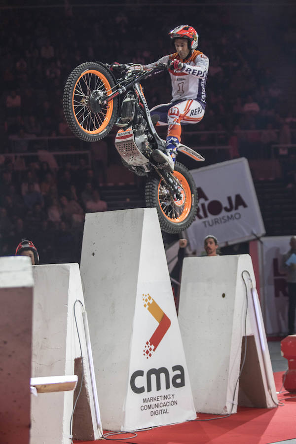 Toni Bou vuela en Granada y se pone aún más líder del X-Trail | Raga acaba tercero tras no clasificarse para la final en la segunda ronda. El joven Busto logra un importante segundo puesto