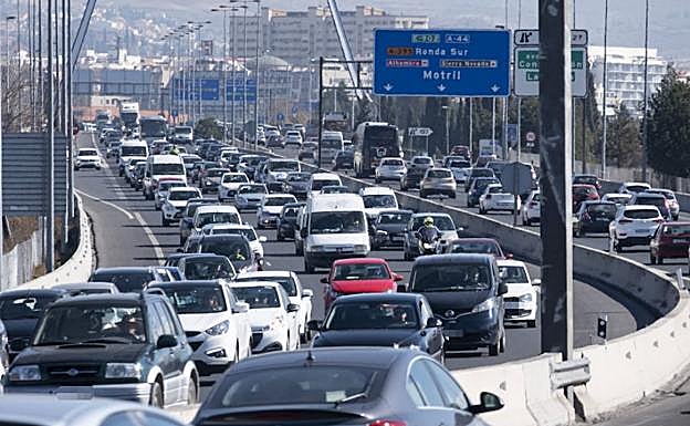 Imagen principal - La congestión de mediodía.