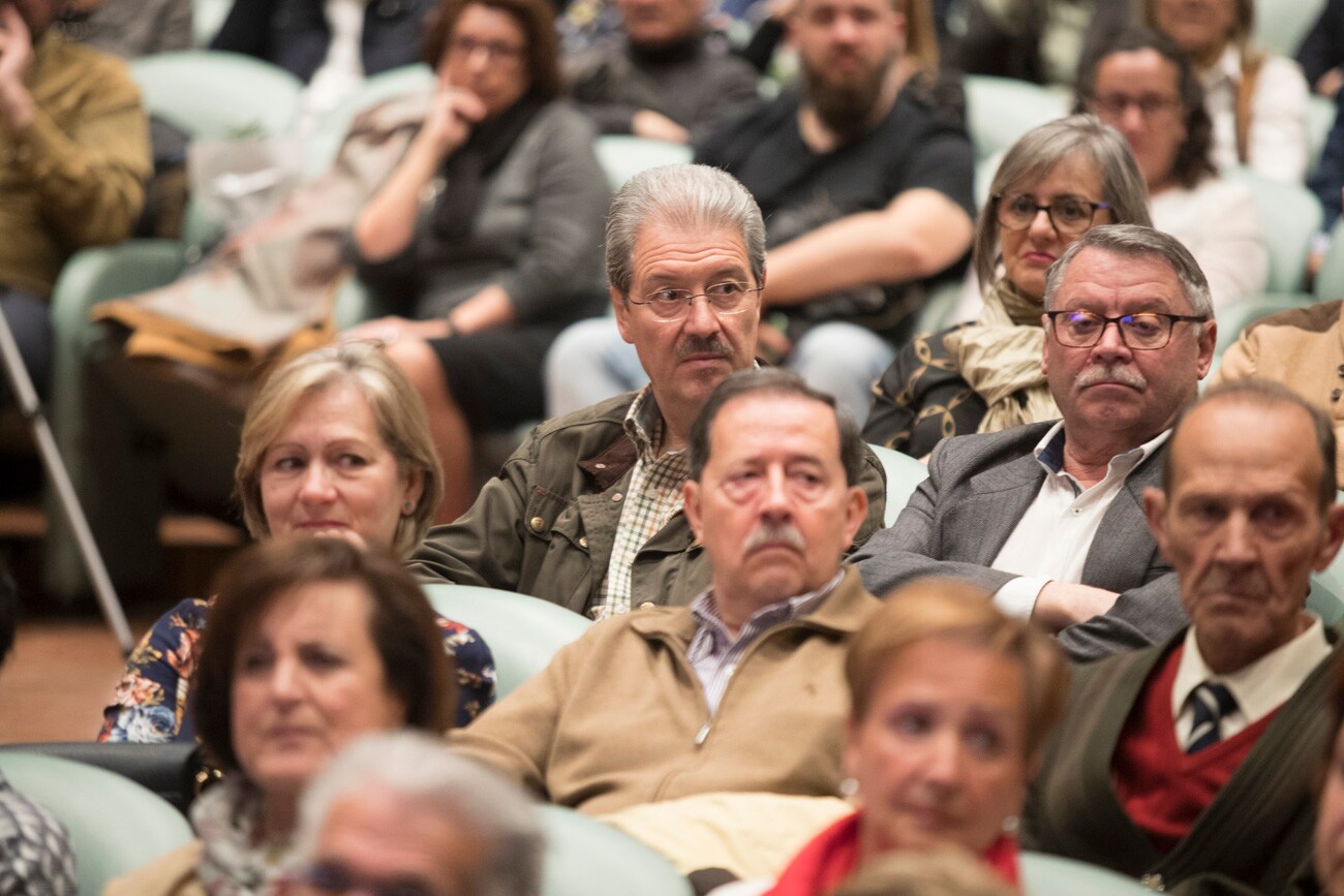 El hospital granadino ha celebrado un acto en la sede de Caja Rural en Granada para galardonar a las 184 personas que alcanzaron la jubilación el pasado año