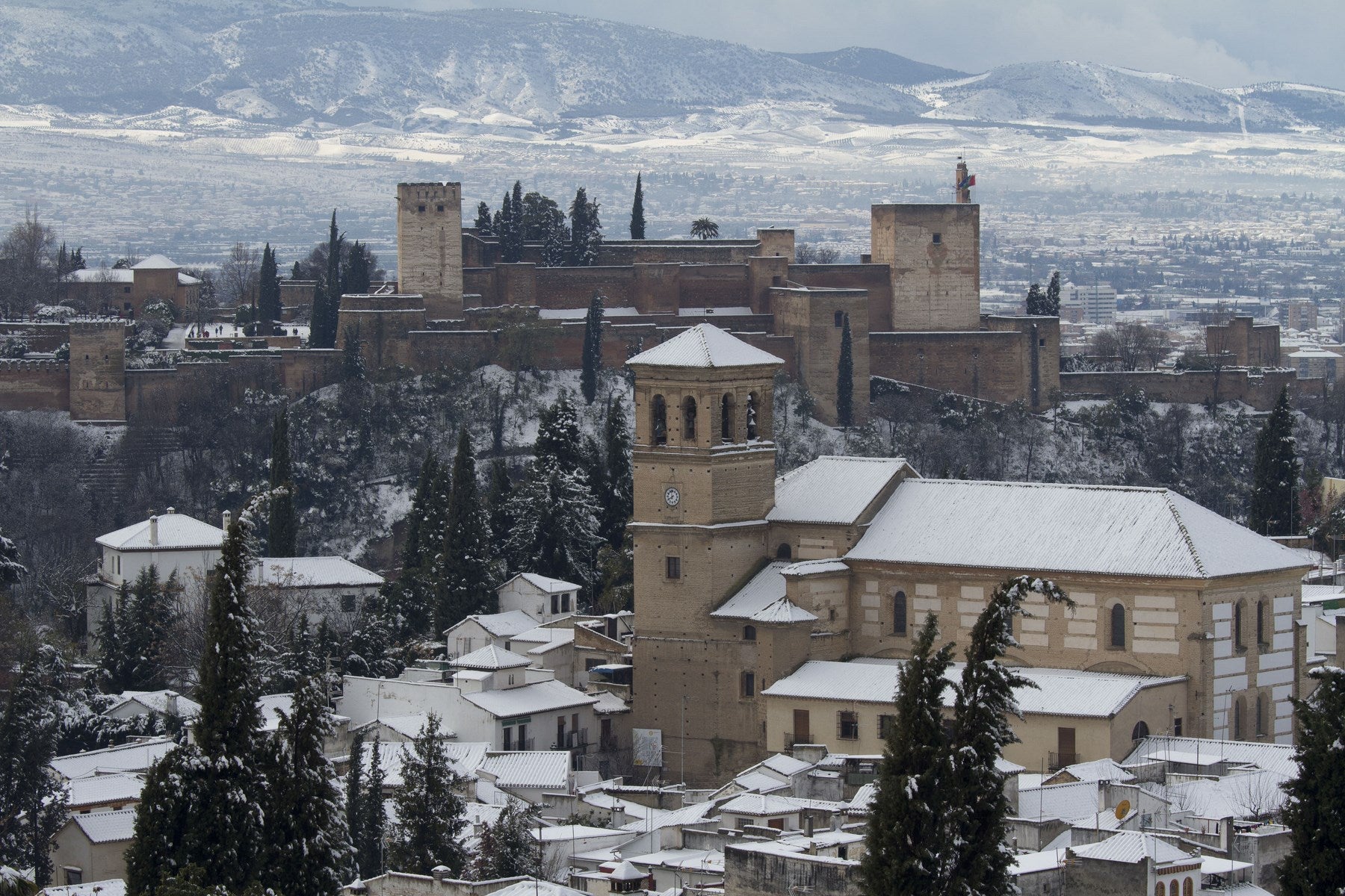 Las nevadas sobre Granada han dejado siempre unas estampas de espectacualr belleza. Recogemos ahora una serie de fotografías de incuestionable valor.