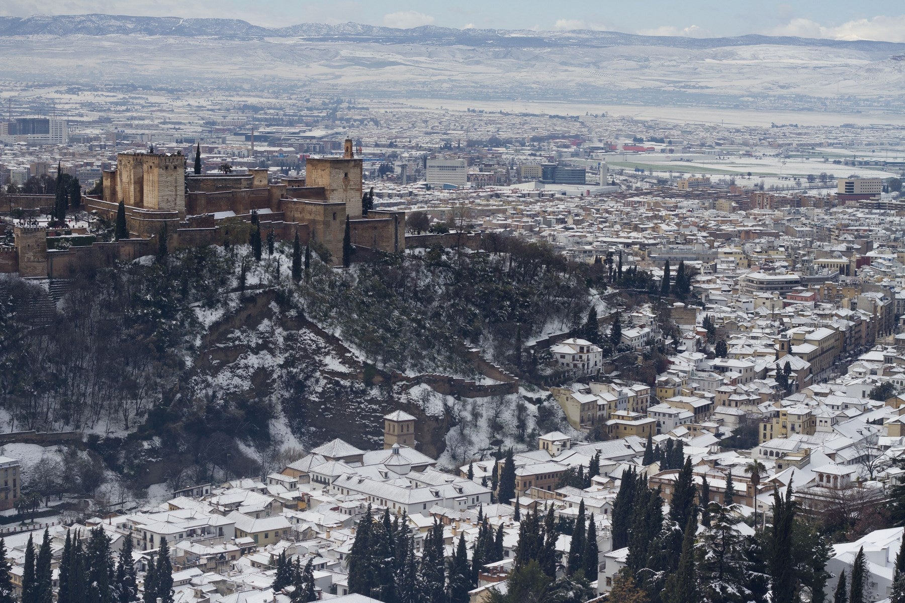 Las nevadas sobre Granada han dejado siempre unas estampas de espectacualr belleza. Recogemos ahora una serie de fotografías de incuestionable valor.