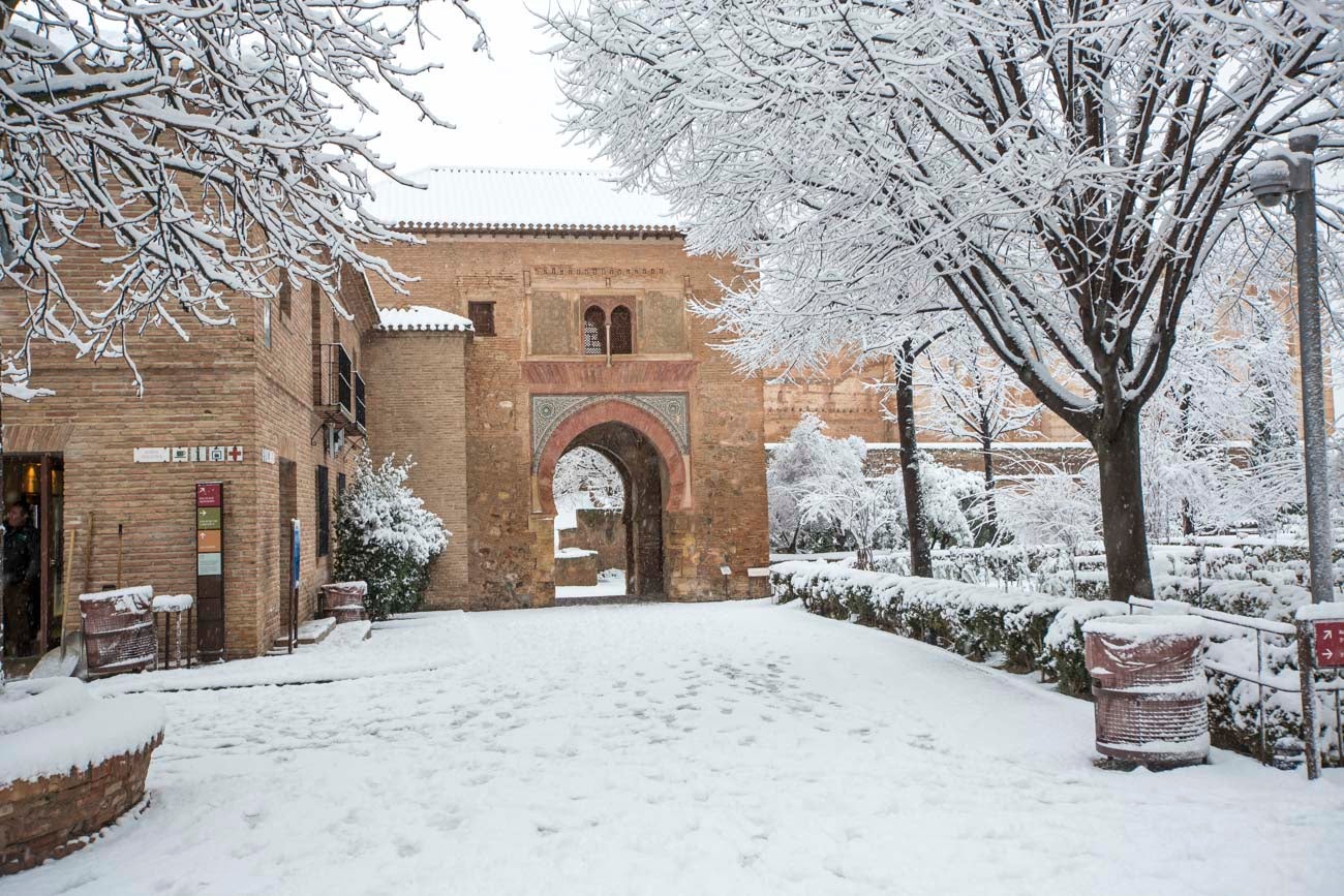 Las nevadas sobre Granada han dejado siempre unas estampas de espectacualr belleza. Recogemos ahora una serie de fotografías de incuestionable valor.