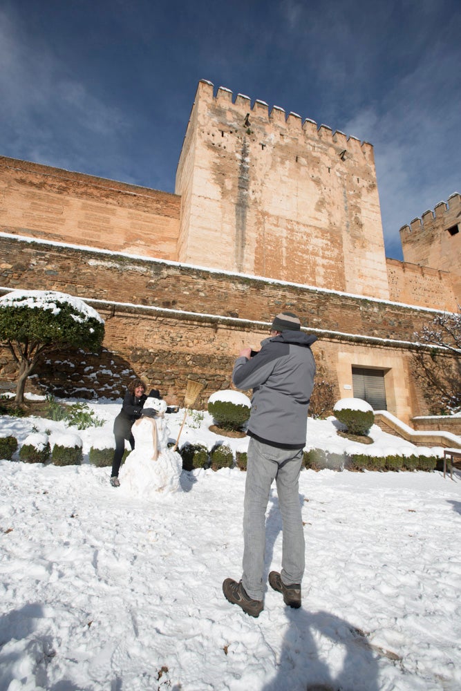 Las nevadas sobre Granada han dejado siempre unas estampas de espectacualr belleza. Recogemos ahora una serie de fotografías de incuestionable valor.