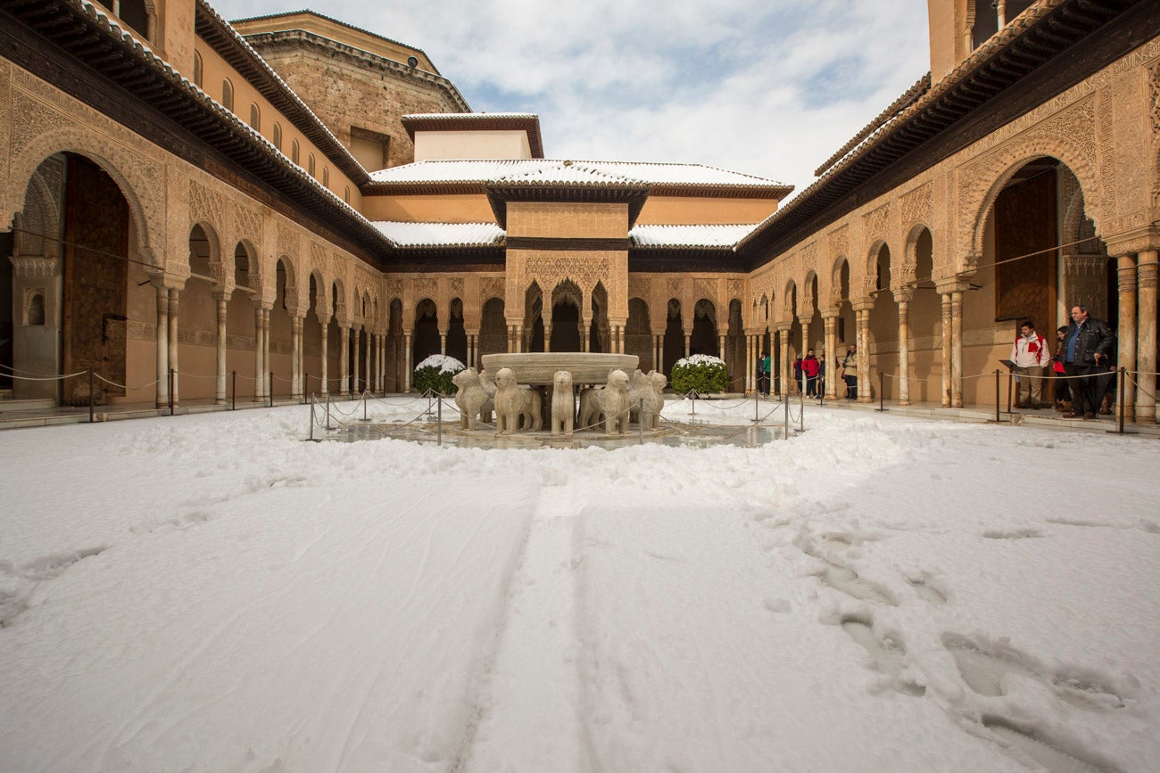 Las nevadas sobre Granada han dejado siempre unas estampas de espectacualr belleza. Recogemos ahora una serie de fotografías de incuestionable valor.