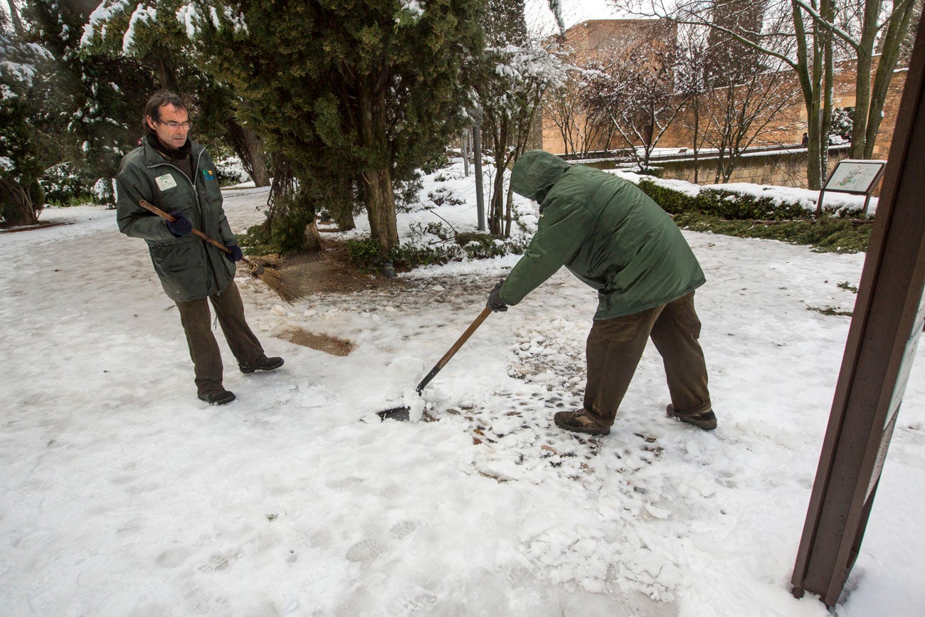 Las nevadas sobre Granada han dejado siempre unas estampas de espectacualr belleza. Recogemos ahora una serie de fotografías de incuestionable valor.