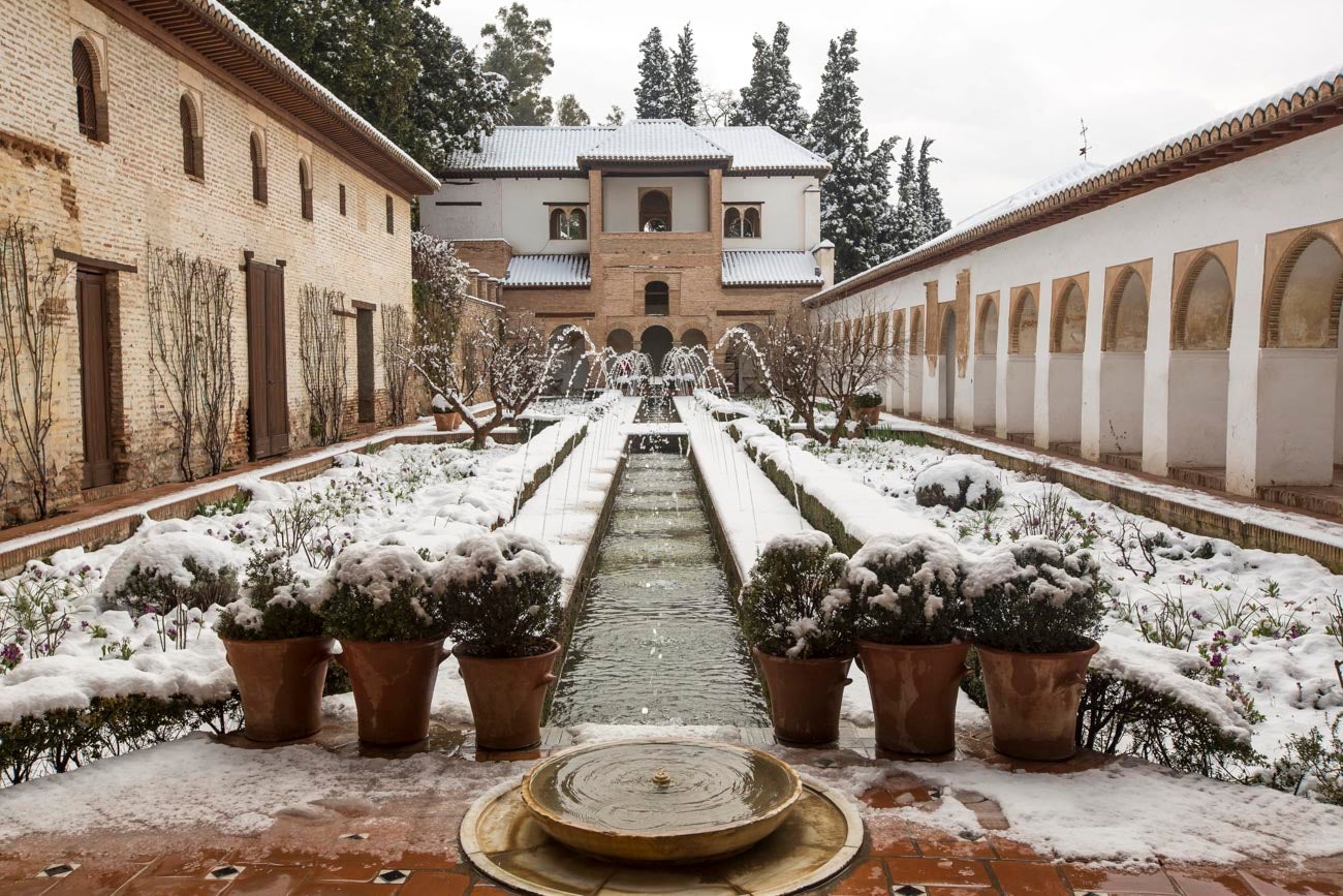 Las nevadas sobre Granada han dejado siempre unas estampas de espectacualr belleza. Recogemos ahora una serie de fotografías de incuestionable valor.