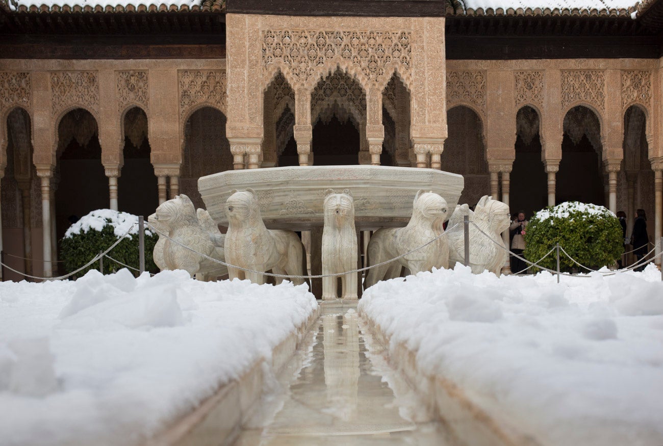 Las nevadas sobre Granada han dejado siempre unas estampas de espectacualr belleza. Recogemos ahora una serie de fotografías de incuestionable valor.