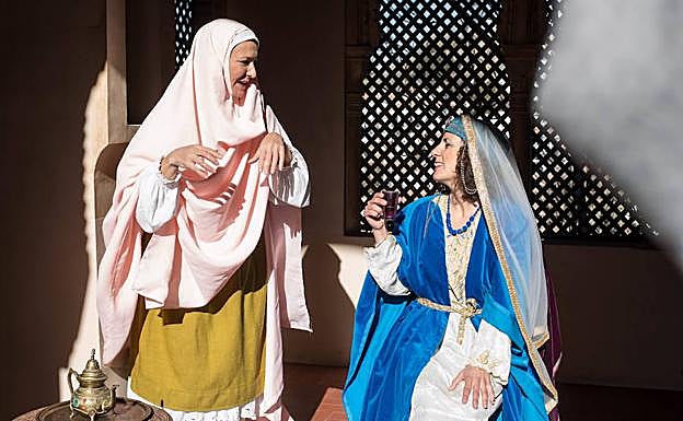 Visita teatralizada al palacio de Dar al-Horra, una de las actividades para el puente.