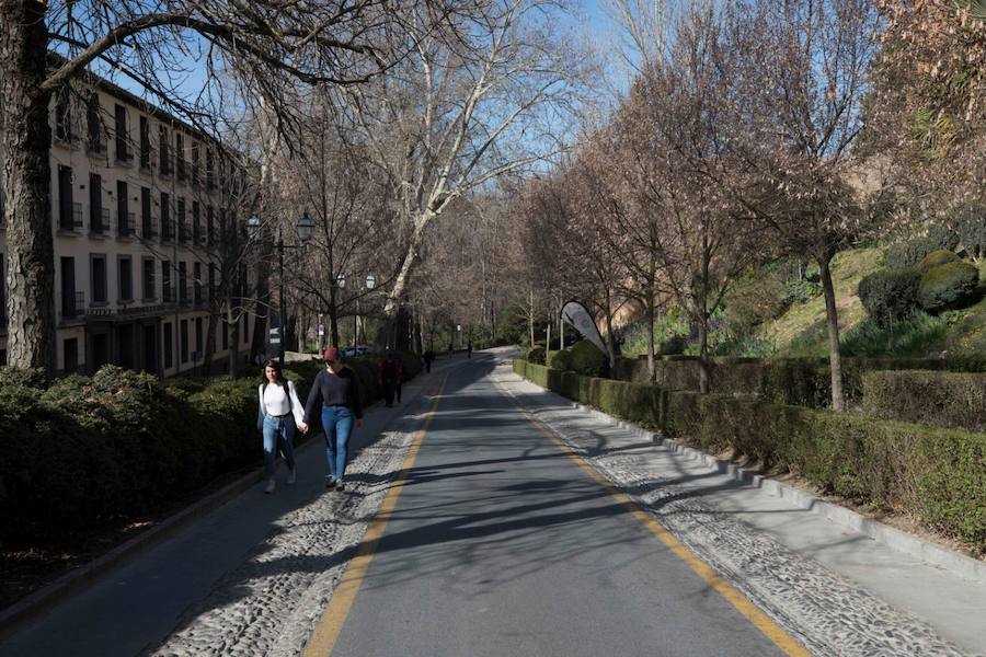Algunos años el Día de Andalucía se ha celebrado bajo un manto blanco. La nieves este febrero de 2019 se divisa de lejos en Sierra Nevada con un sol de justicia y temepraturas de lo más cálidas para esta época de la año.