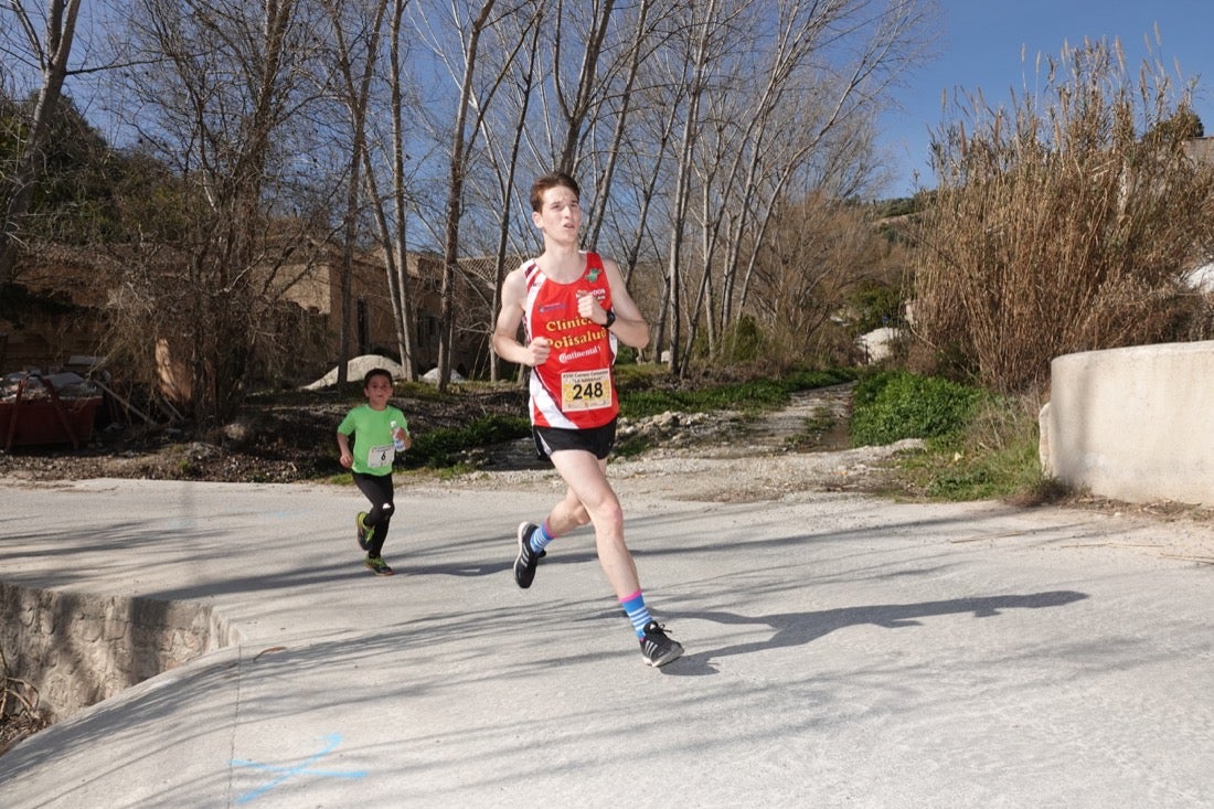 El Valle de Lecrín acoge una modesta carrera con 350 participantes entre corredores absolutos, senderistas y chiquillos