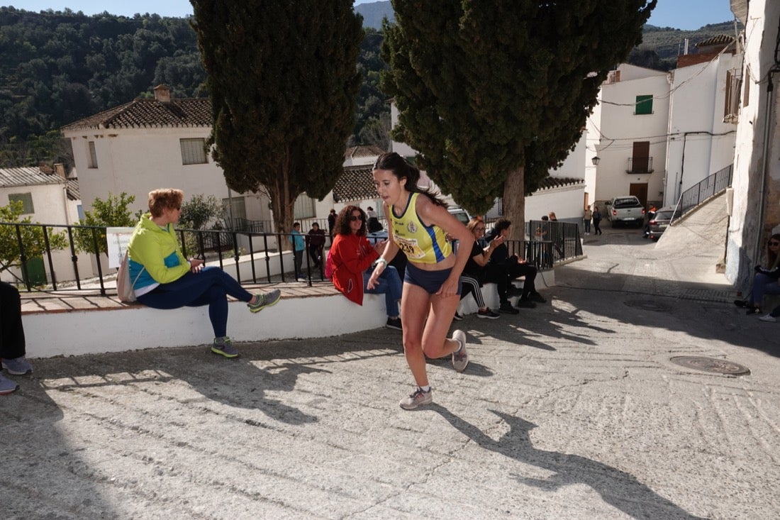 El Valle de Lecrín acoge una modesta carrera con 350 participantes entre corredores absolutos, senderistas y chiquillos
