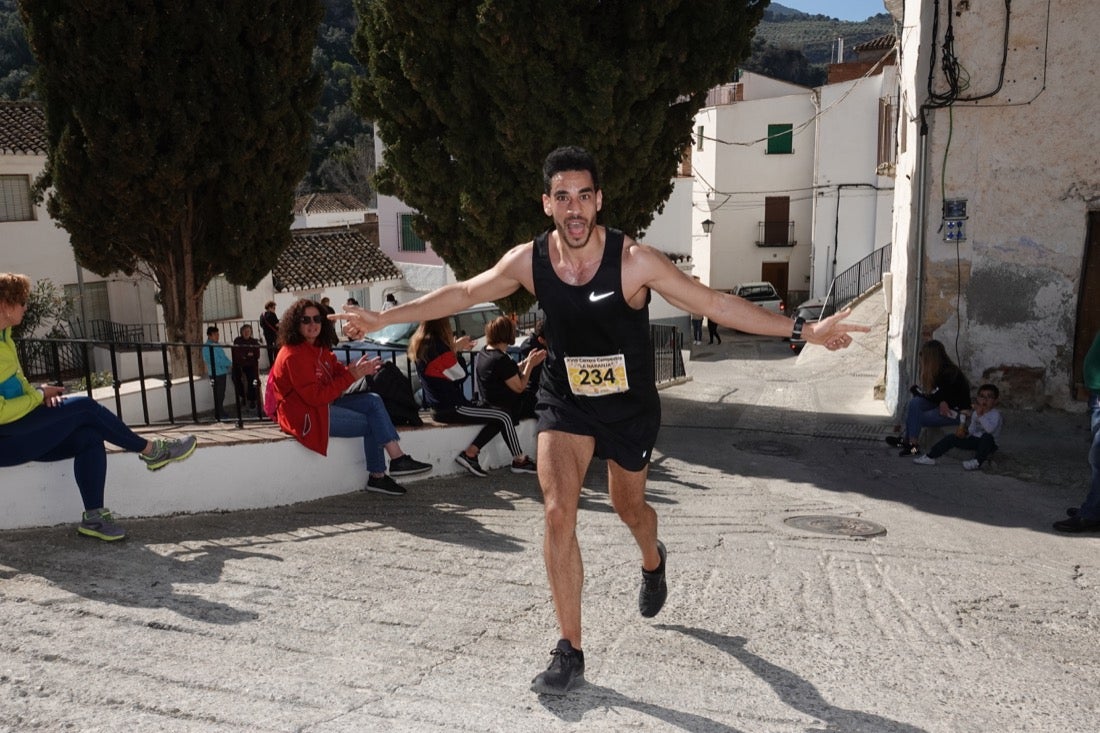 El Valle de Lecrín acoge una modesta carrera con 350 participantes entre corredores absolutos, senderistas y chiquillos