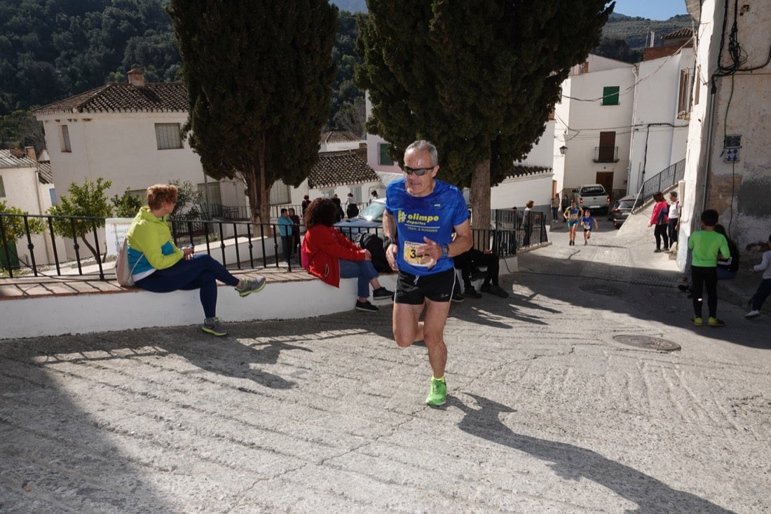 El Valle de Lecrín acoge una modesta carrera con 350 participantes entre corredores absolutos, senderistas y chiquillos