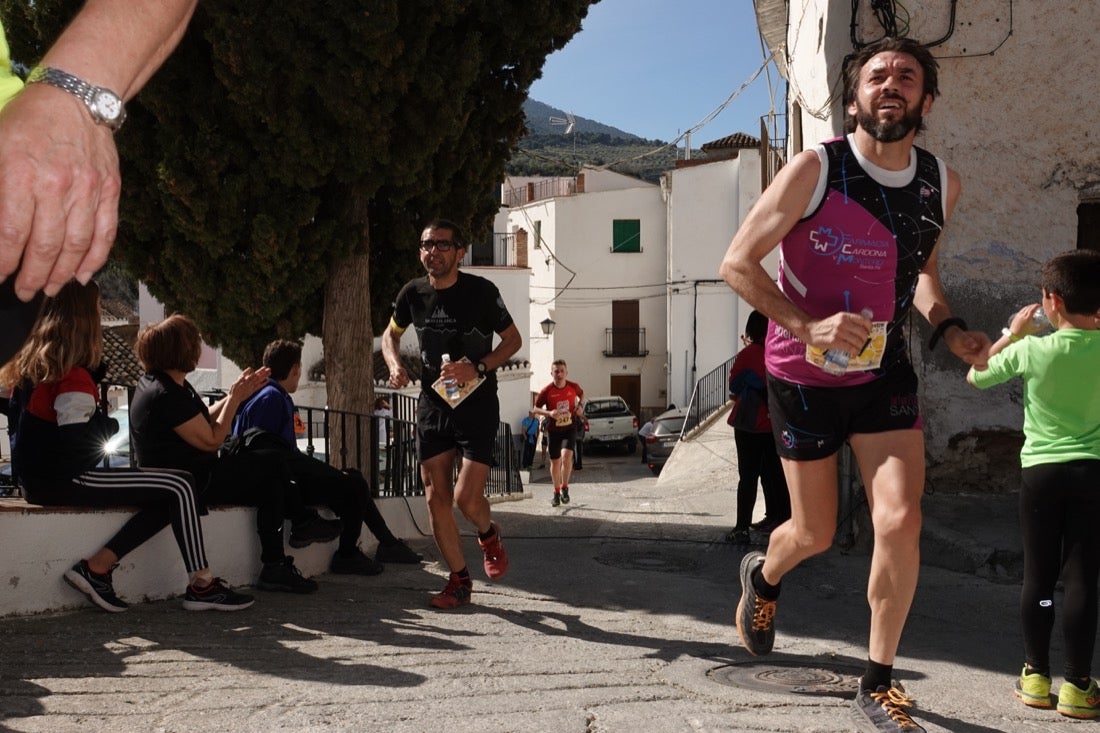El Valle de Lecrín acoge una modesta carrera con 350 participantes entre corredores absolutos, senderistas y chiquillos