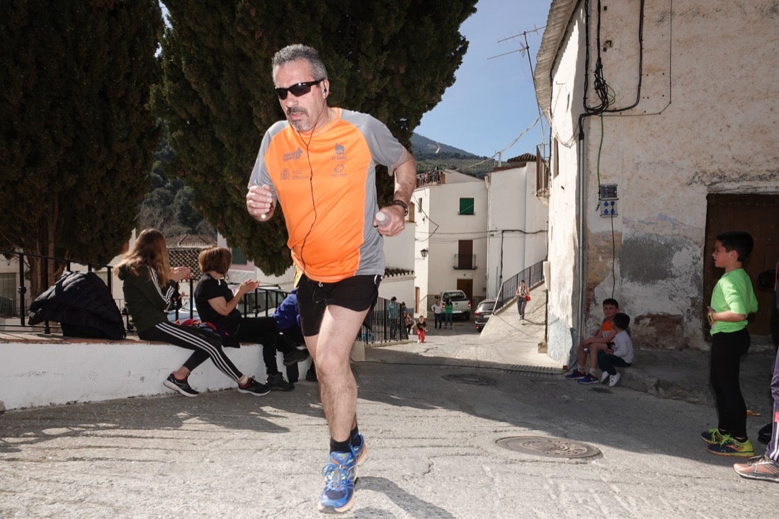 El Valle de Lecrín acoge una modesta carrera con 350 participantes entre corredores absolutos, senderistas y chiquillos
