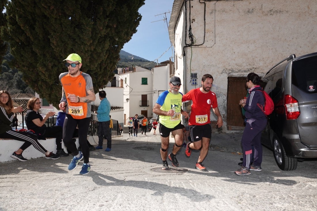 El Valle de Lecrín acoge una modesta carrera con 350 participantes entre corredores absolutos, senderistas y chiquillos