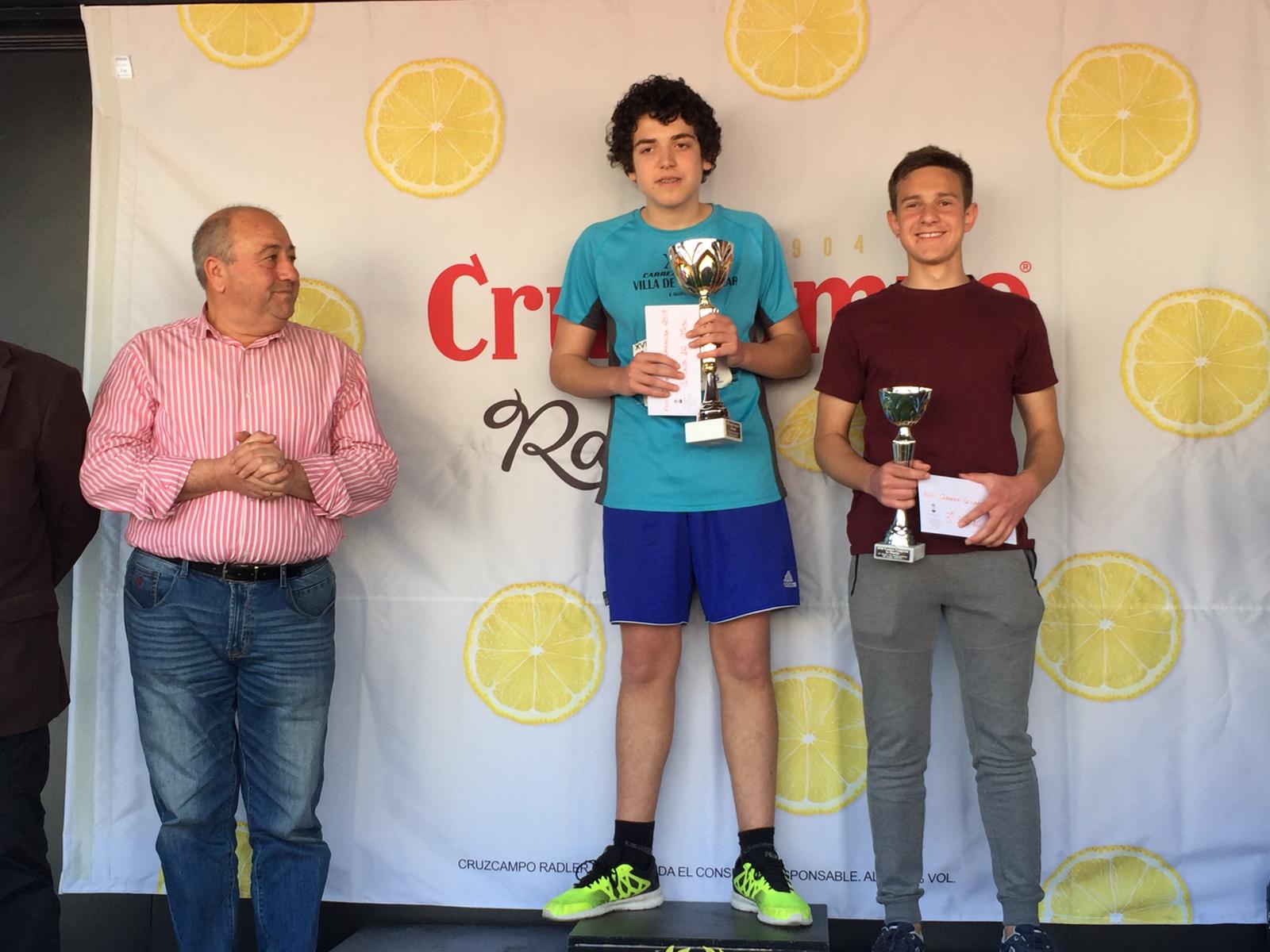 El Valle de Lecrín acoge una modesta carrera con 350 participantes entre corredores absolutos, senderistas y chiquillos