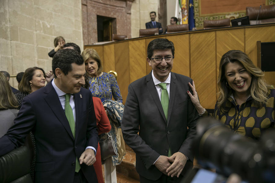 Moreno y Bosquet entregan el título de hijo predilecto al empresario almeriensa Martínez-Cosentino y las medallas al músico granadino Heras-Casado, la cantante Pastora Soler y la actriz Inma Cuesta