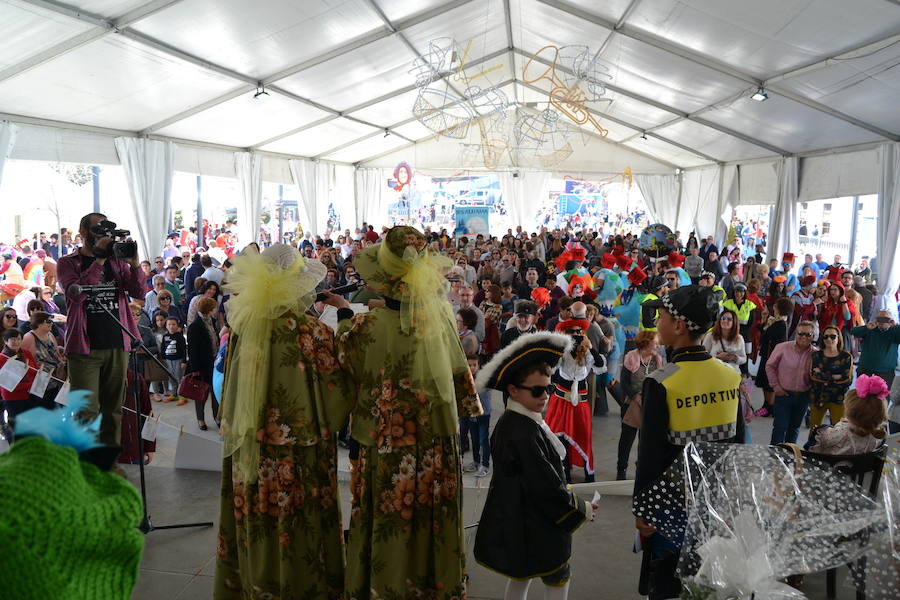 Juani Castillo y Remedios Extremera pregonan el carnaval rural de Alhama que se prolongará con otras tres jornadas