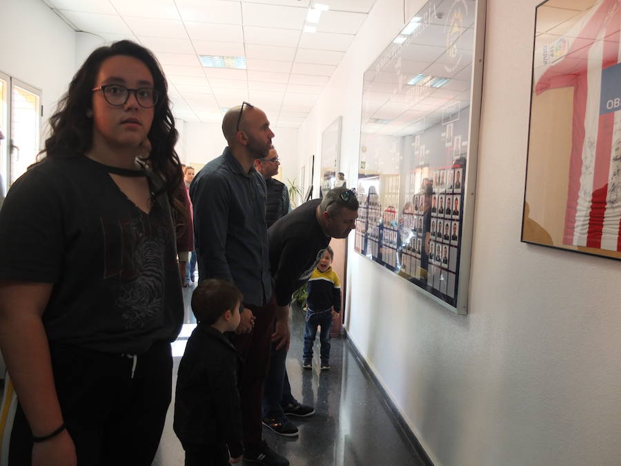 El Parque de Bomberos de la capital abrió ayer sus puertas a los almerienses con motivo de la celebración de su patrón, San Juan de Dios