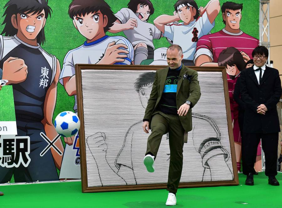 La presentó Iniesta en Tokyo | El creador de «Oliver y Benji» dijo durante el evento que espera que la gente «se deje caer por la estación»