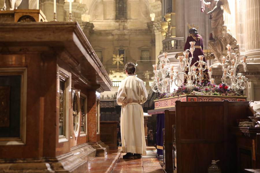 Entramos en Cuaresma, tiempo que nos llevará hasta el 18 de abril, Jueves Santo. Los actos del Miércoles de Ceniza tuvieron como protagonista el traslado de Jesús de la Piedad a la Catedral y posterior vía crucis, además de la imposición de la ceniza a los fieles por parte del obispo Amadeo Rodríguez Magro