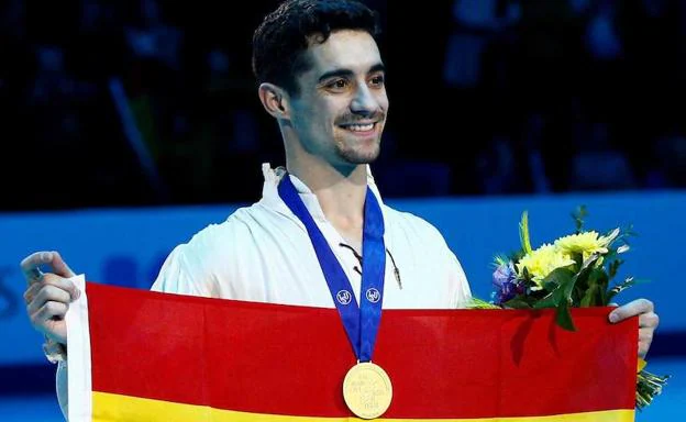 La Facultad de Ciencias del Deporte concede su Insignia de Oro al patinador español Javier Fernandez