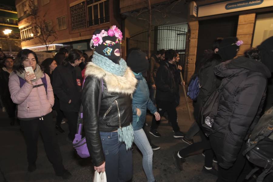 Fotos: Primera ‘marea violeta’ en Granada