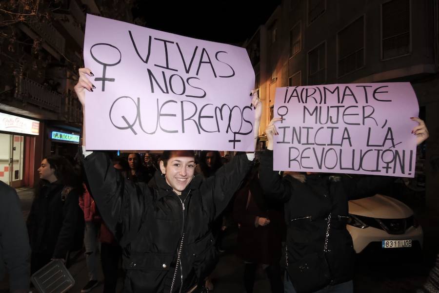 Fotos: Primera ‘marea violeta’ en Granada