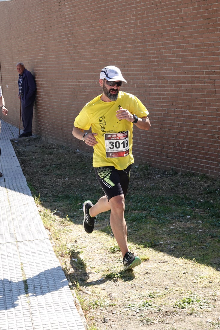 A algunos participantes parece que los 10 kilómetros del reccorido de la prueba de fondo de Loja se les hace leve a tenor de sus sonrisas y buen rollo. Otros en cambio parecen sufrir más o simplemente se concentran para disfrutar de la carrera.