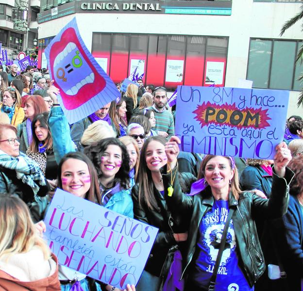 Más por la mujer y menos partidismos