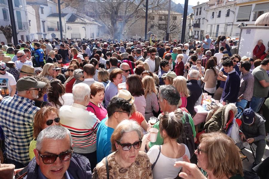 Total en la fiesta de la Asadura de Güéjar Sierra que cumple ya veinticuatro ediciones y se ha convertido en una de las grandes citas de la temporada