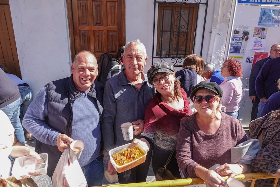 Total en la fiesta de la Asadura de Güéjar Sierra que cumple ya veinticuatro ediciones y se ha convertido en una de las grandes citas de la temporada