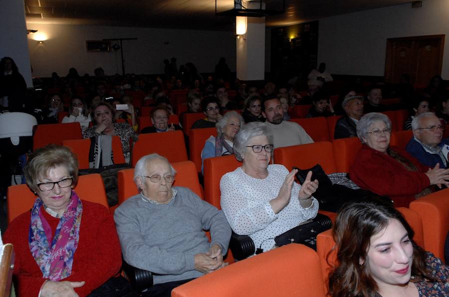 El Ayuntamiento de Lanjarón celebró en su sala de usos múltiples una gala de homenaje a las mujeres