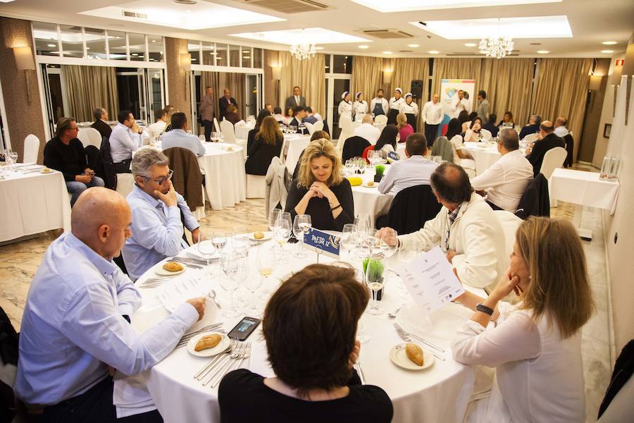 El Gran Hotel acogió el viernes la primera de las 'Cenas con Estrellas', organizadas por IDEAL y el Ayuntamiento de Almería