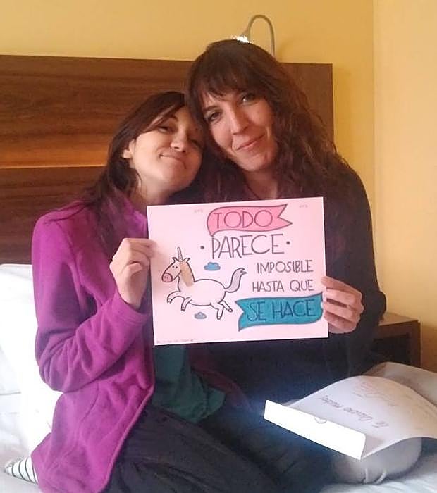 Alexandra y Patricia durante un fin de semana pasado en Ciudad Real mientras la joven estaba ingresada.