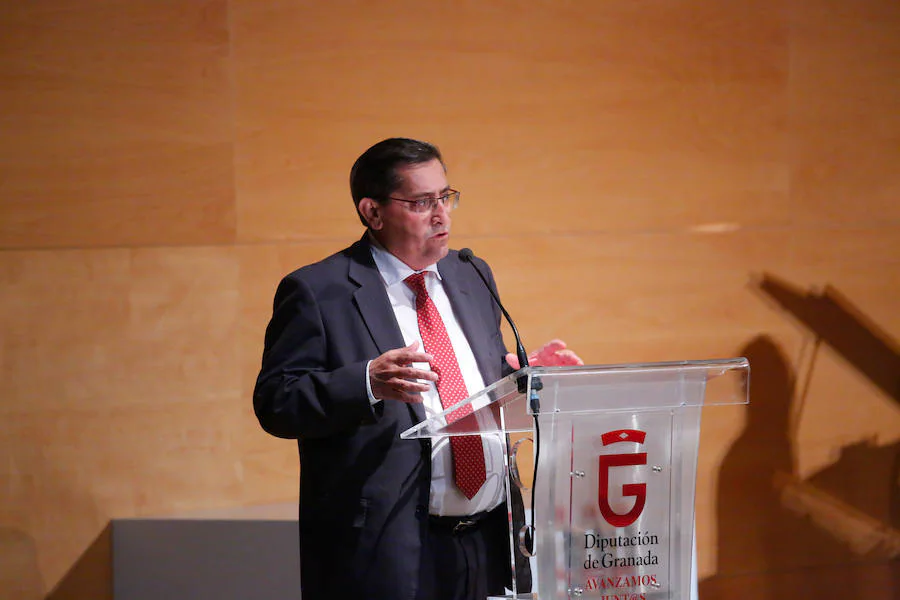 El Parque de las Ciencias fue escenario este miércoles por la noche de la entrega de los premios Igualdad con los que la Diputación de Granada recooce la labor por equiparar a mujeres y hombres de diversos colectivos y entidades de la provincia.