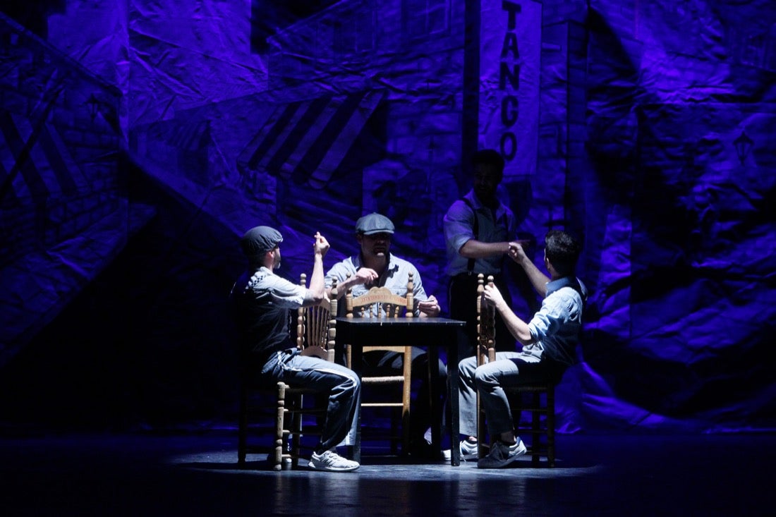 La compañía Sabor de Tango presentó ayer en el teatro Isabel la Católica, en el marco del 31 Festival Internacional de Tango, el montaje 'Tango break fusión' y 'El espectáculo'. También actuaron el cuarteto Proyecto Tamgú con 'Tango al sur' y el pianista Mariano Siccardi. El programa del Festival continuará hoy, a las 21.00 horas en el teatro Isabel la Católica, con Ecos de la XI Cumbre Mundial del Tango de Melilla con Eve Acosta (voz) y Pablo Giménez (guitarra)