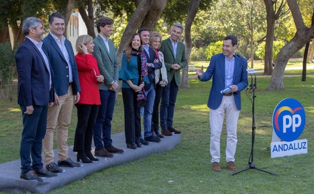 Juanma Moreno y los ocho cabezas de lista del PP para las generales en las provincias andaluzas. 