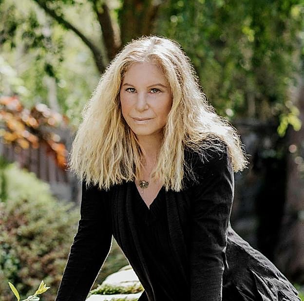  Streisand, en la actualidad y en una foto de archivo junto a Jackson. :: r. c.