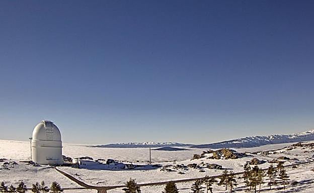 Calar Alto estudia una galaxia que emite luz similar a la primera generación
